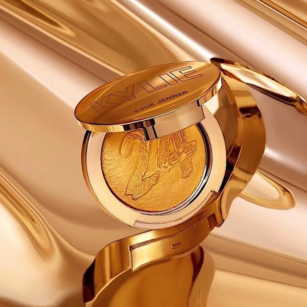 Sold!!🚫Kylie Cosmetics 24k Highlighter Good As Gold. - Picture 3 of 3
